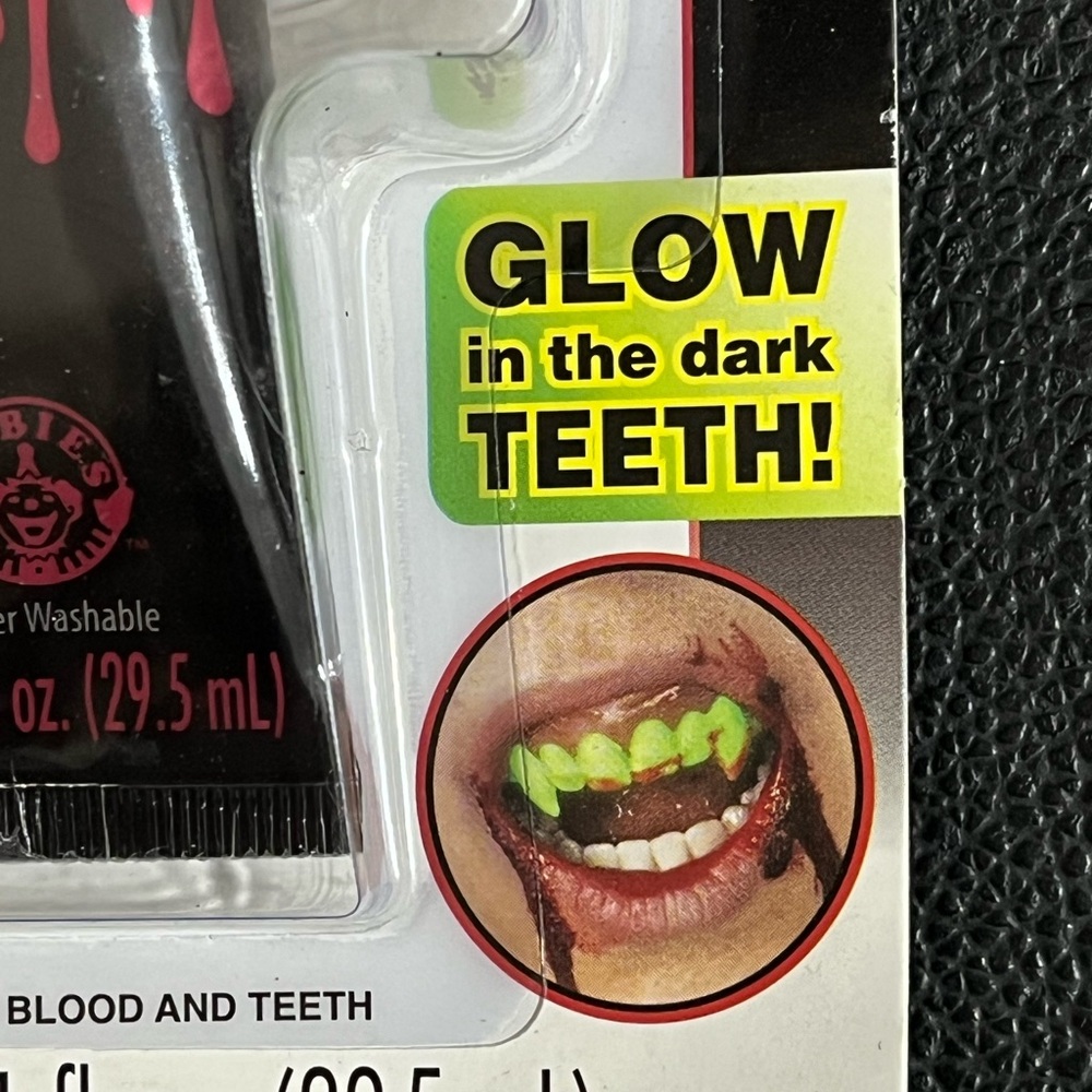 Halloween Vampire Set: Fake Blood Spray,Glow-in-the-Dark Teeth w/ Blood (Rubies) - Picture 3 of 6